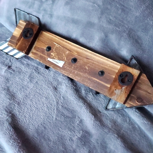 Hobby Lobby Arrow 3 Hook Wall Hanger - Picture 4 of 4